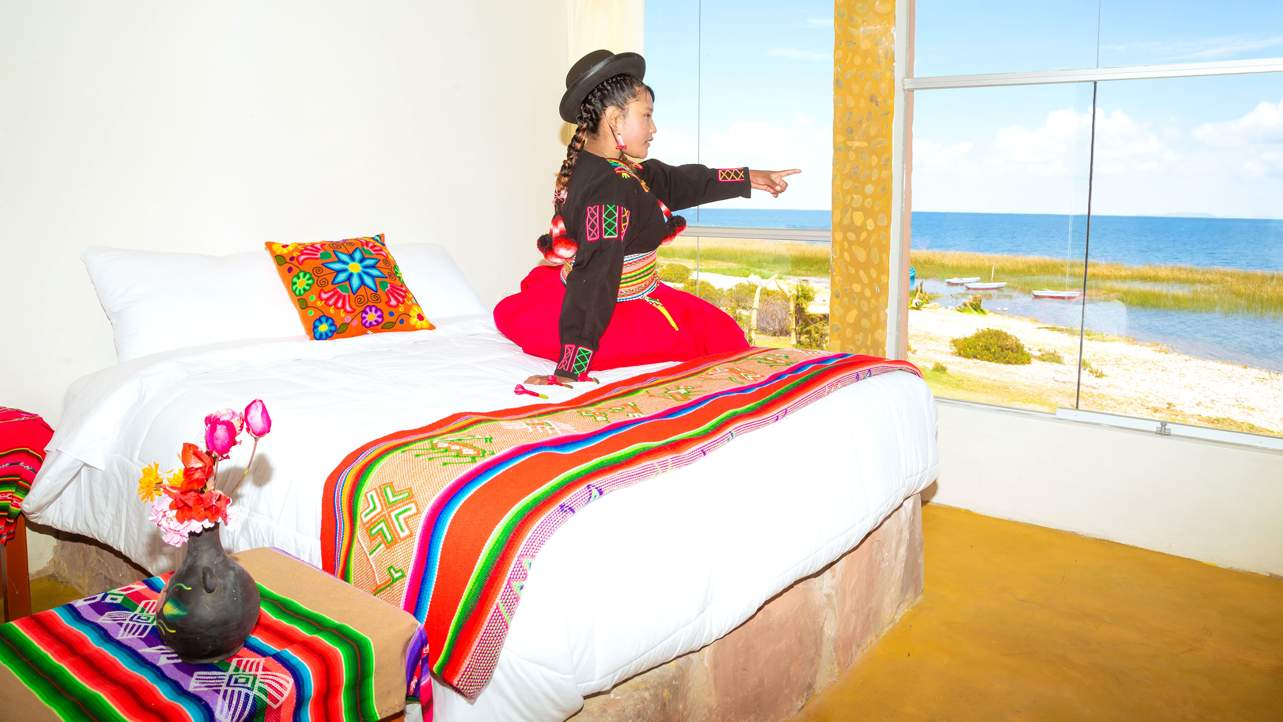 Vista panorámica del Lago Titicaca desde Luquina Chico